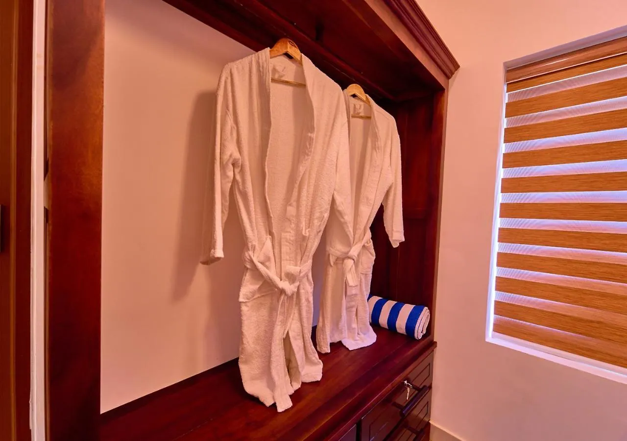Voye Homes Signature Pool Resort Varkala , Just 950 M From Varkala Cliff And Beach 3*,